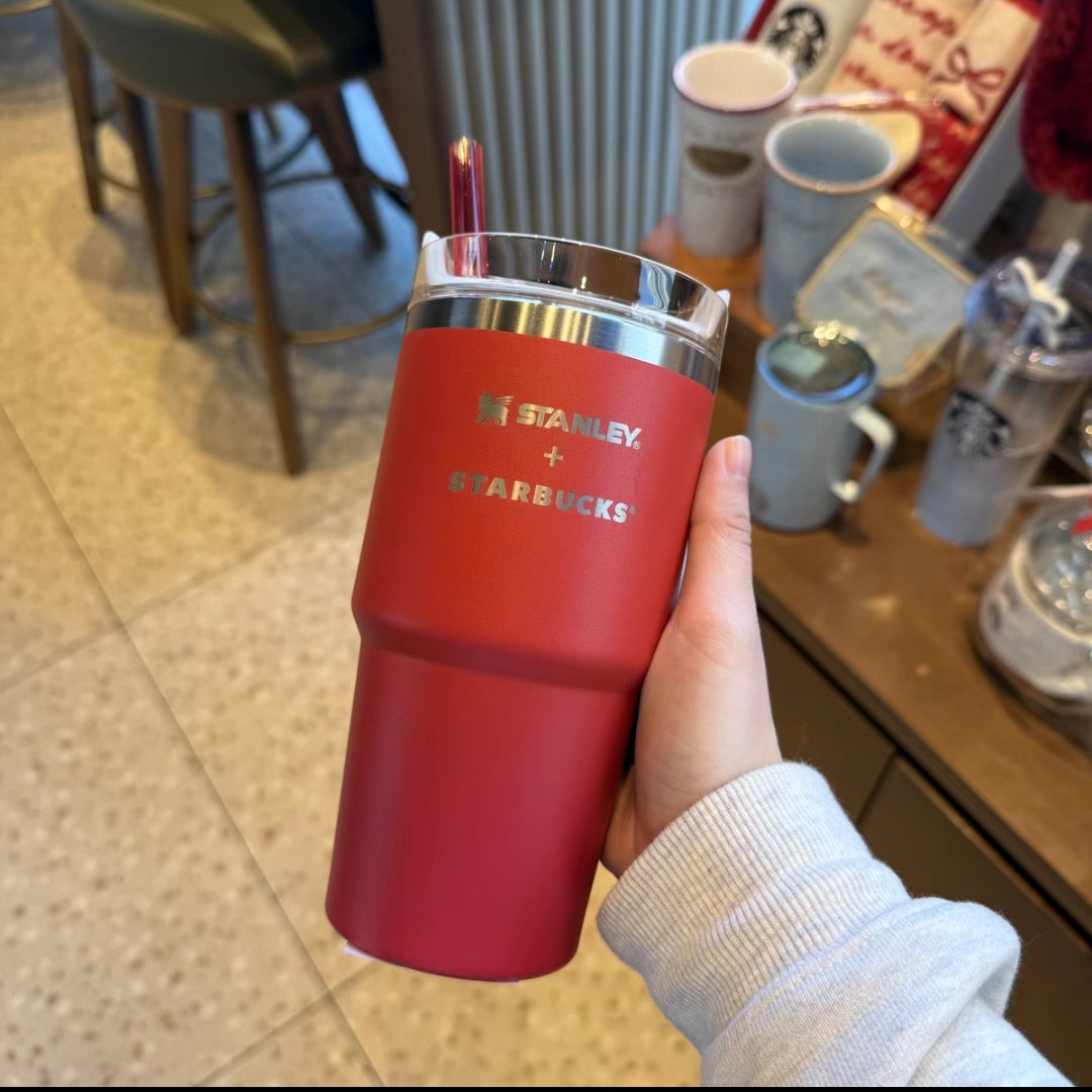 Starbucks Korea 2025 Christmas Stanley Red Straw Cup 591ml on hand