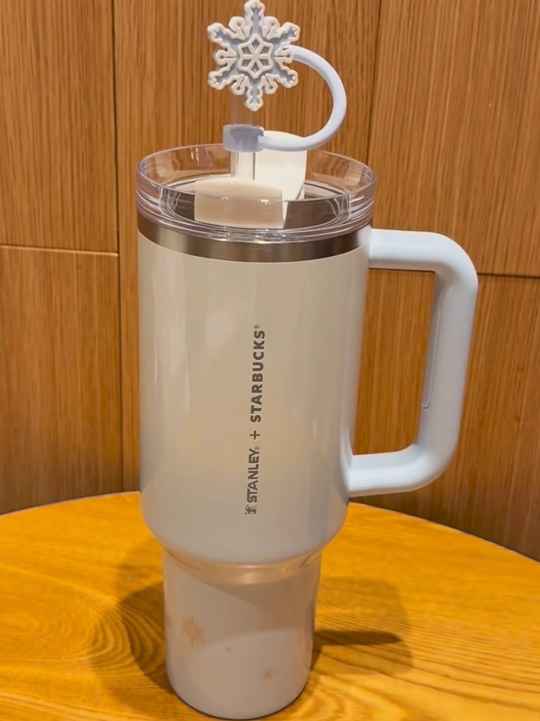 Snowlit Wonderland series Stanley Stainless steel cup 40oz on desk