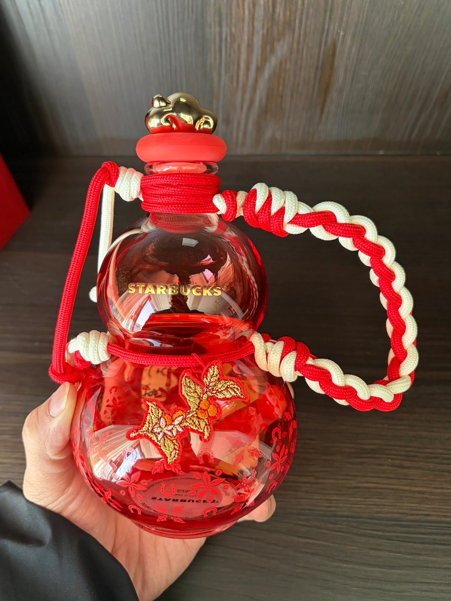 Starbucks 2026 China New Year of Horse calabash glass straw cup in hand