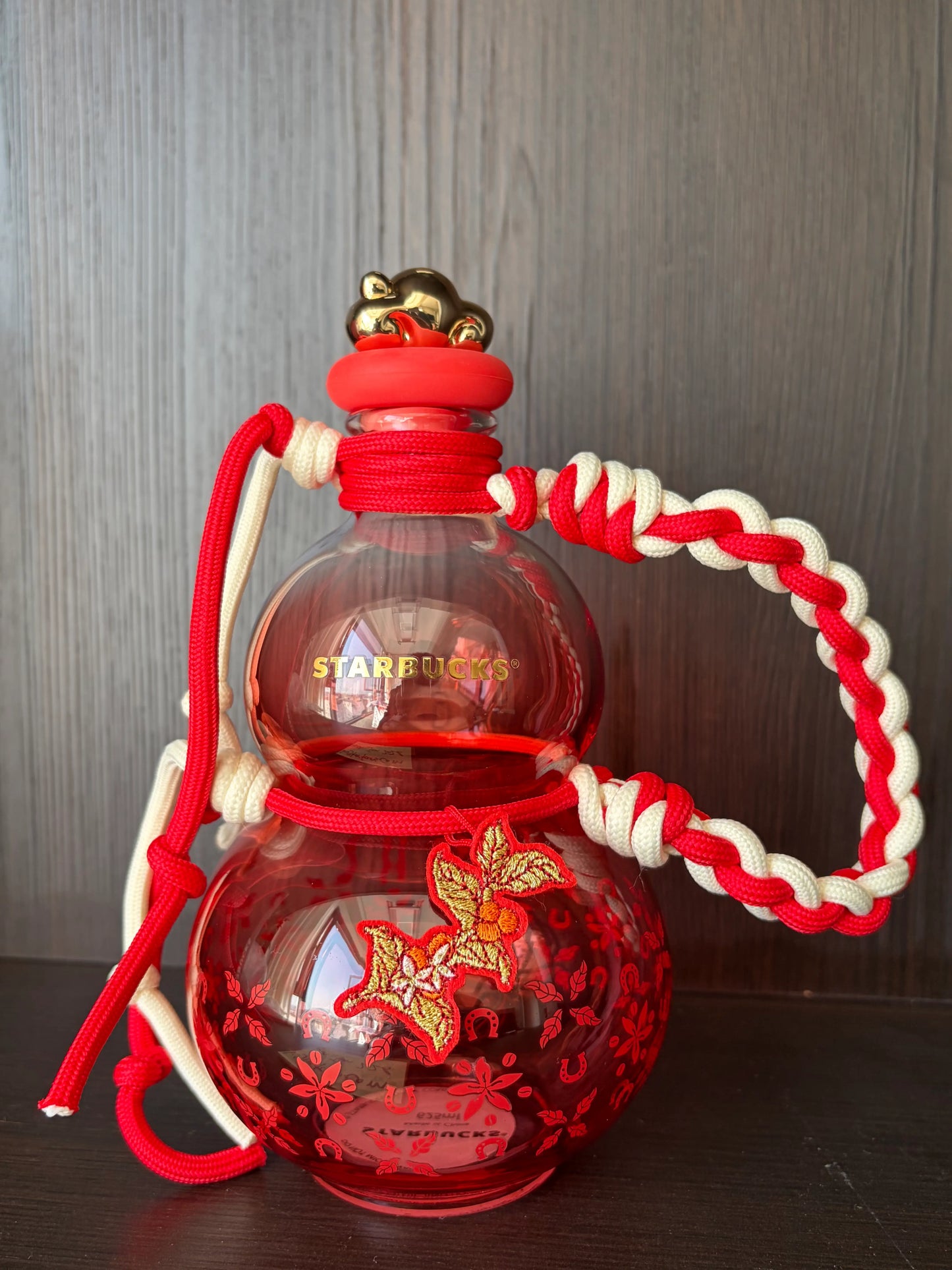 Starbucks 2026 China New Year of Horse calabash glass straw cup main display